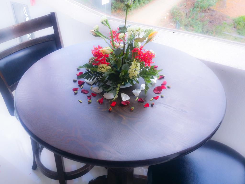 Yoho Toppass Breeze Hotel Nuwara Eliya Esterno foto